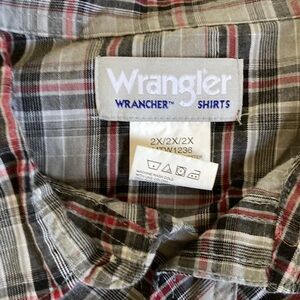 Wrangler Black and Red Casual Button Down Shirt
